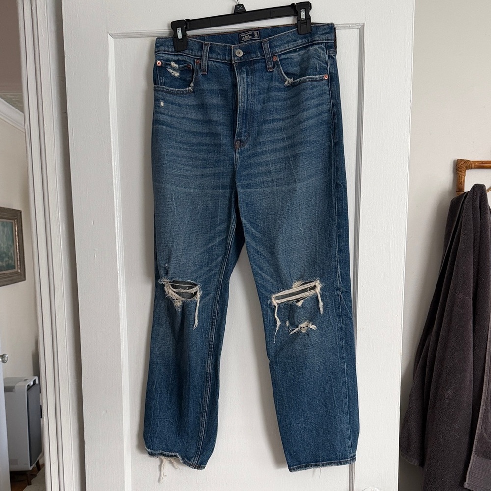 Abercrombie & Fitch Women's Blue Distressed Straight Leg Jeans